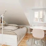 Διαμέρισμα Charming Mansard In Pena Baixa Lisboa