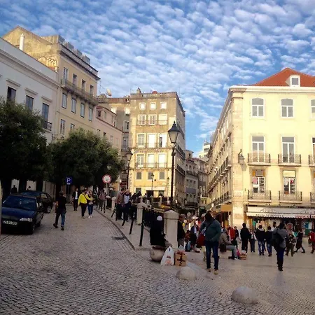 Charming Mansard In Pena Baixa Lisboa