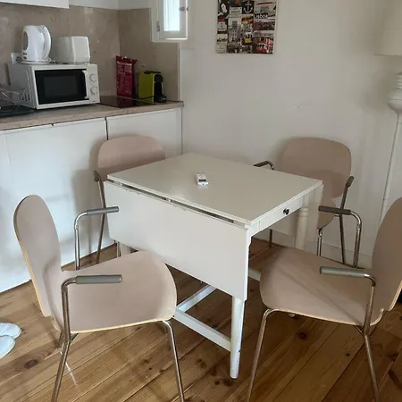 Charming Mansard In Pena Baixa * Lisboa