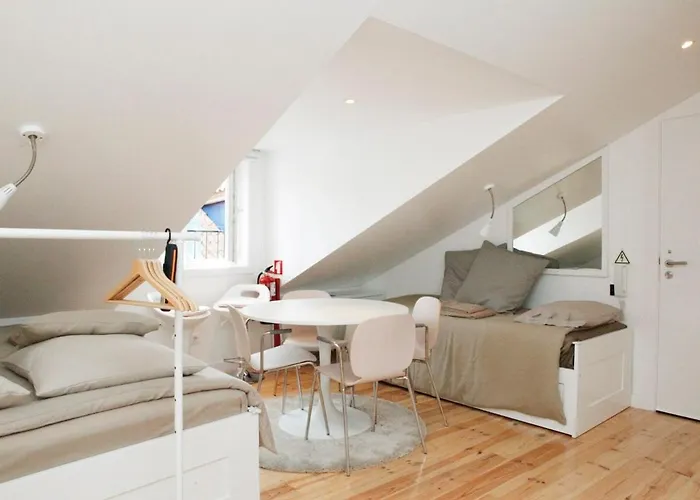 アパート Charming Mansard In Pena Baixa *