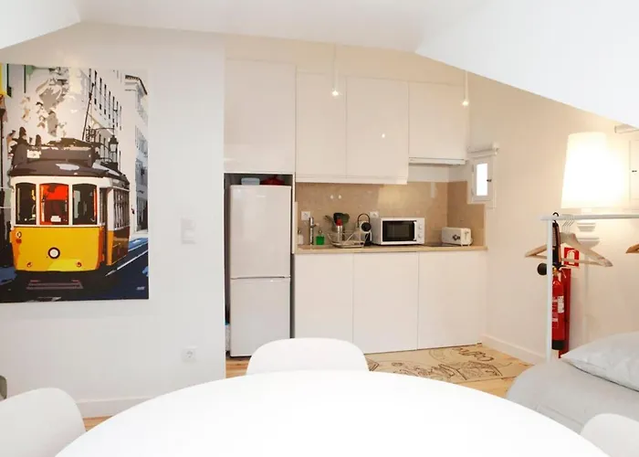 Charming Mansard In Pena Baixa Appartement *