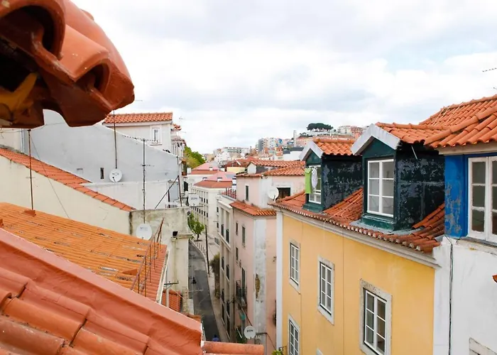 Appartement Charming Mansard In Pena Baixa Lissabon