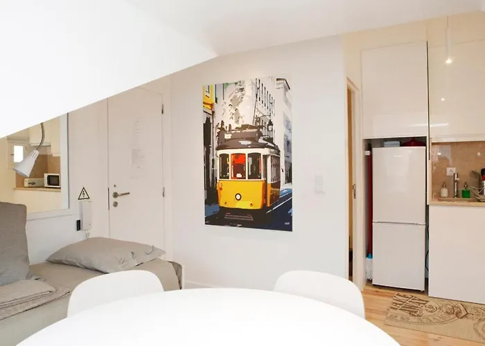 Charming Mansard In Pena Baixa Appartement *